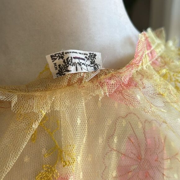 NWOT Free People Postcard from Paris Long Sleeve Lace Yellow Sheer M Embroidered - Picture 9 of 16